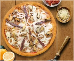 Tonijn, mosselen, ui en ansjovis